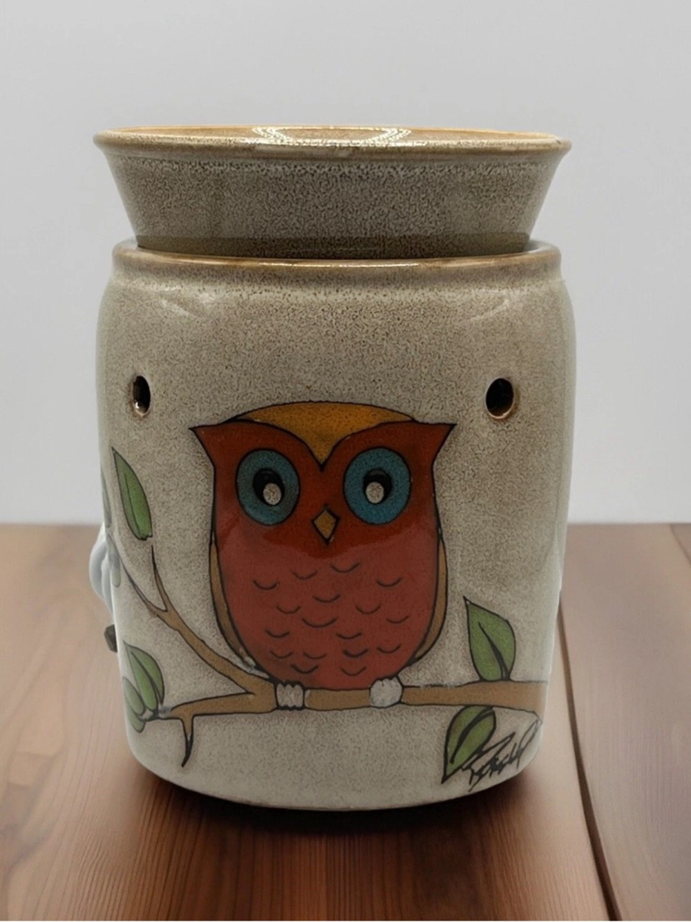 Brand New - Scentsy owlet wax warmer - retired 6" tall
